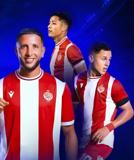 Joueurs du Wydad en maillot rouge et blanc sur une promo Mostbet Maroc
